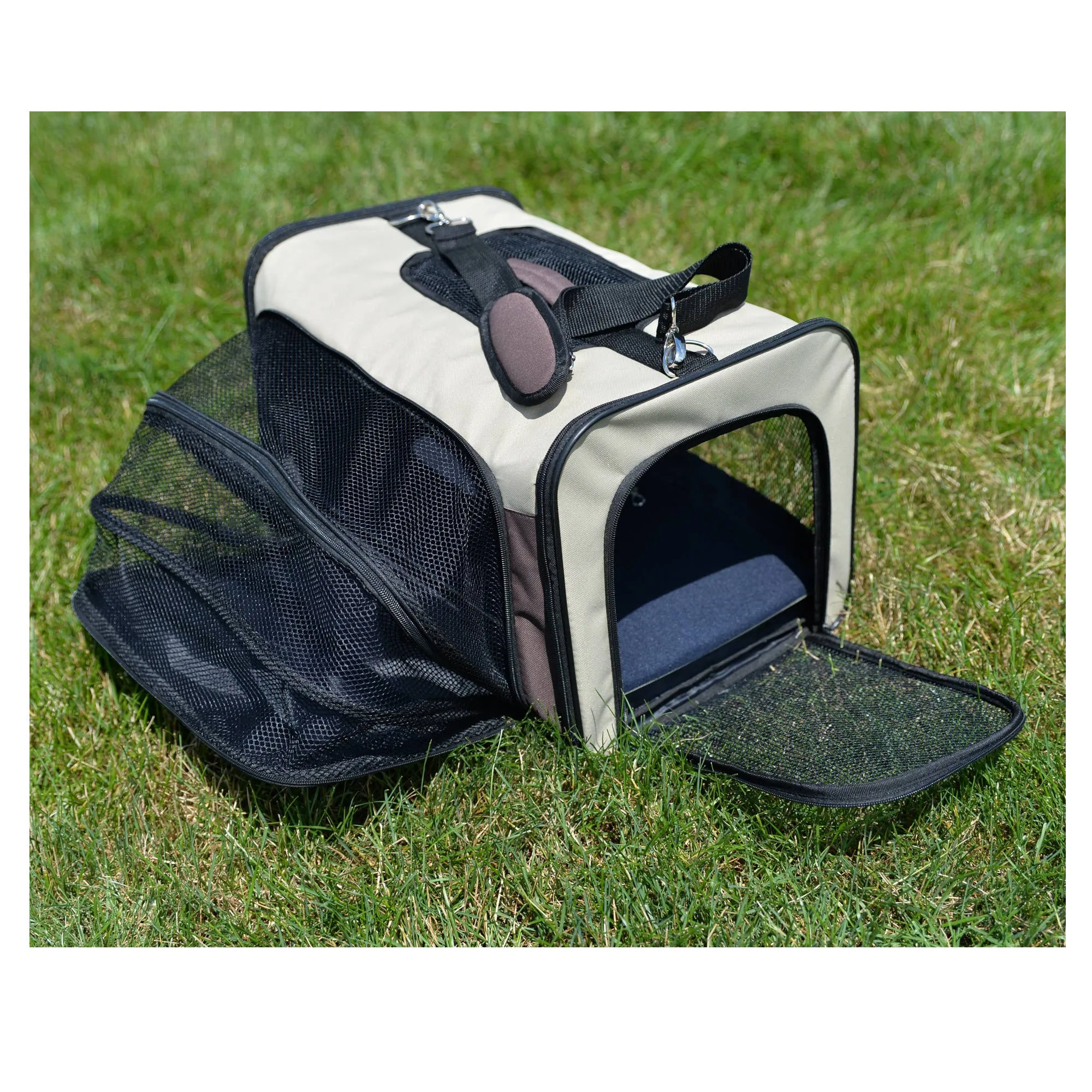 Armarkat AirlIne Approved Pet Carrier Soft Sided Pet Carrier